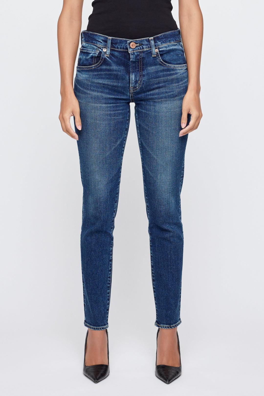 Moussy Vintage Glocester blue skinny jeans on model with black heels