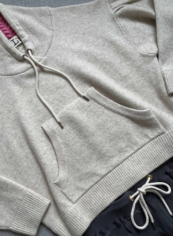 Label + Thread W Madison Lounger